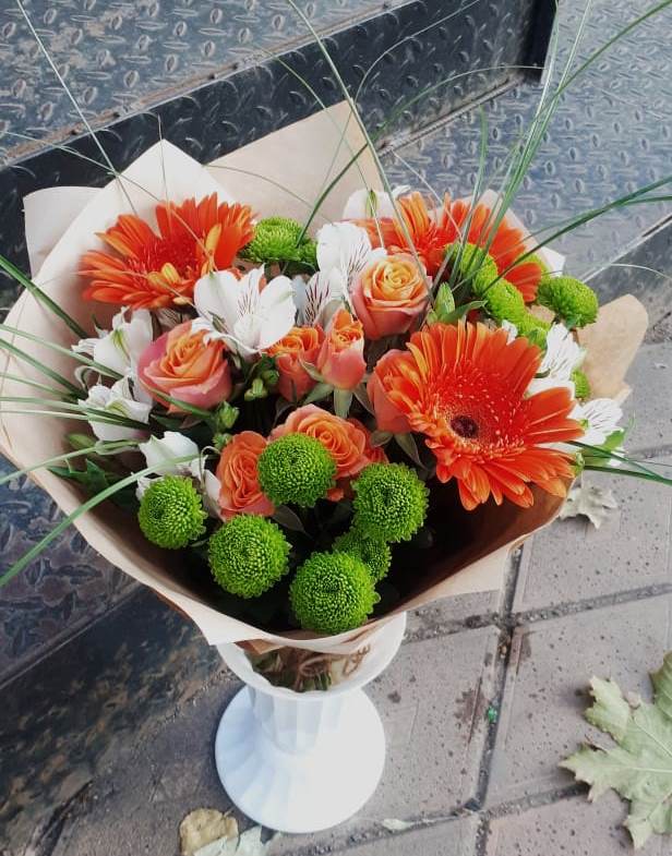 Букет цветов из: Герберы, Хризантемы, Альстромерии и Розы в Русской Поляне