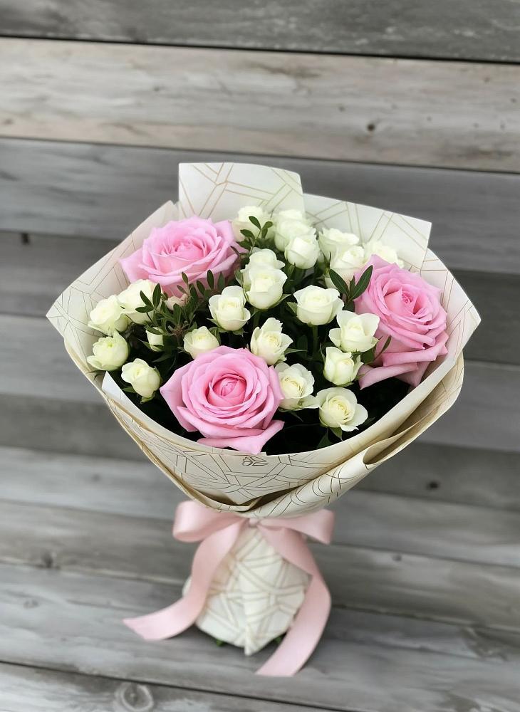Букет цветов из: Розы в Русской Поляне