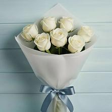 Букет 7 Белых роз Эдлесс Лав в Русской Поляне