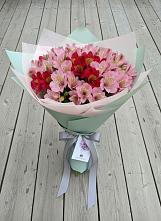 Букет цветов из:  Альстромерии в Русской Поляне