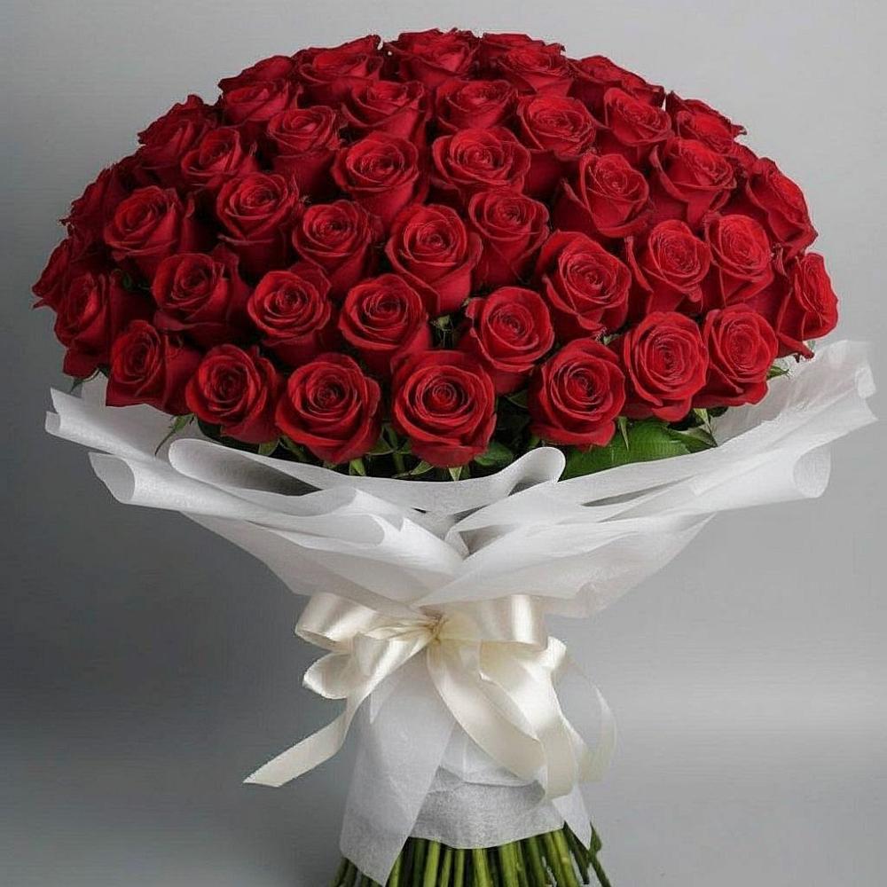 Букет 101 Красная роза Блэк Мэджик в Русской Поляне