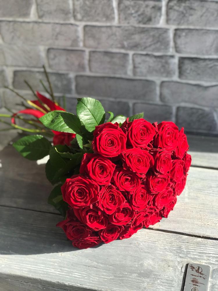 Букет Красные розы Фридом в Русской Поляне