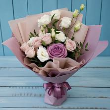 Букет цветов из:  Розы и Лизиантусы в Русской Поляне