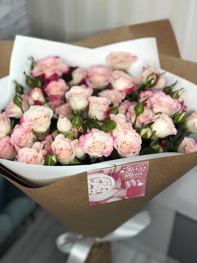 Букет цветов из: Розы в Русской Поляне