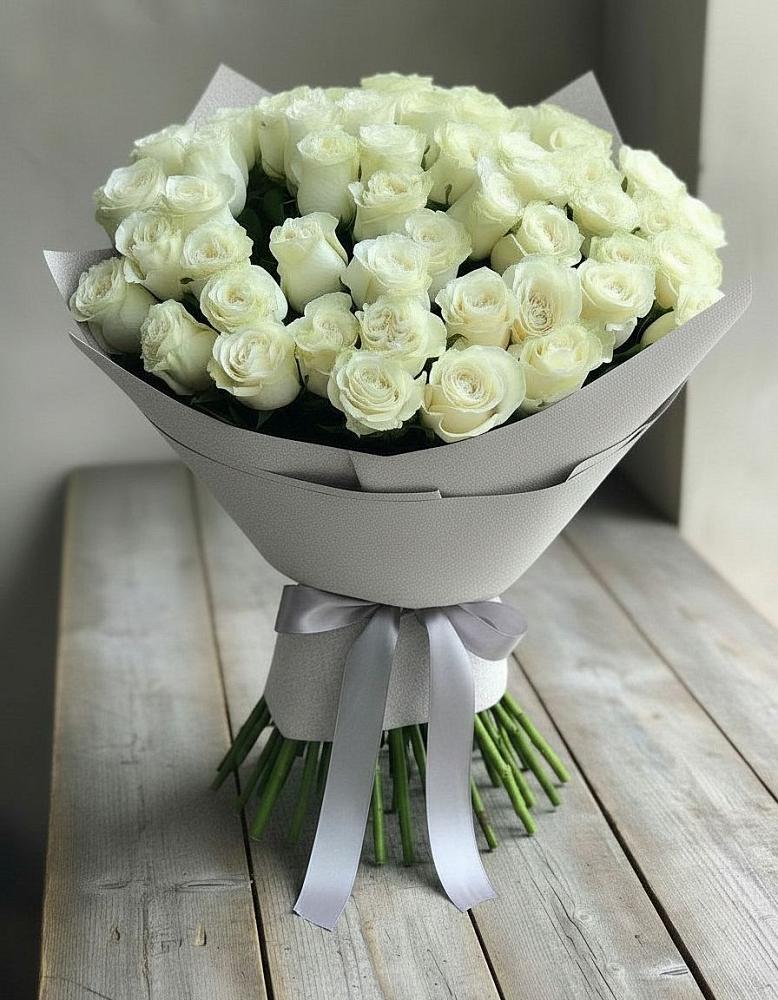 Букет 35 Белых роз в Русской Поляне