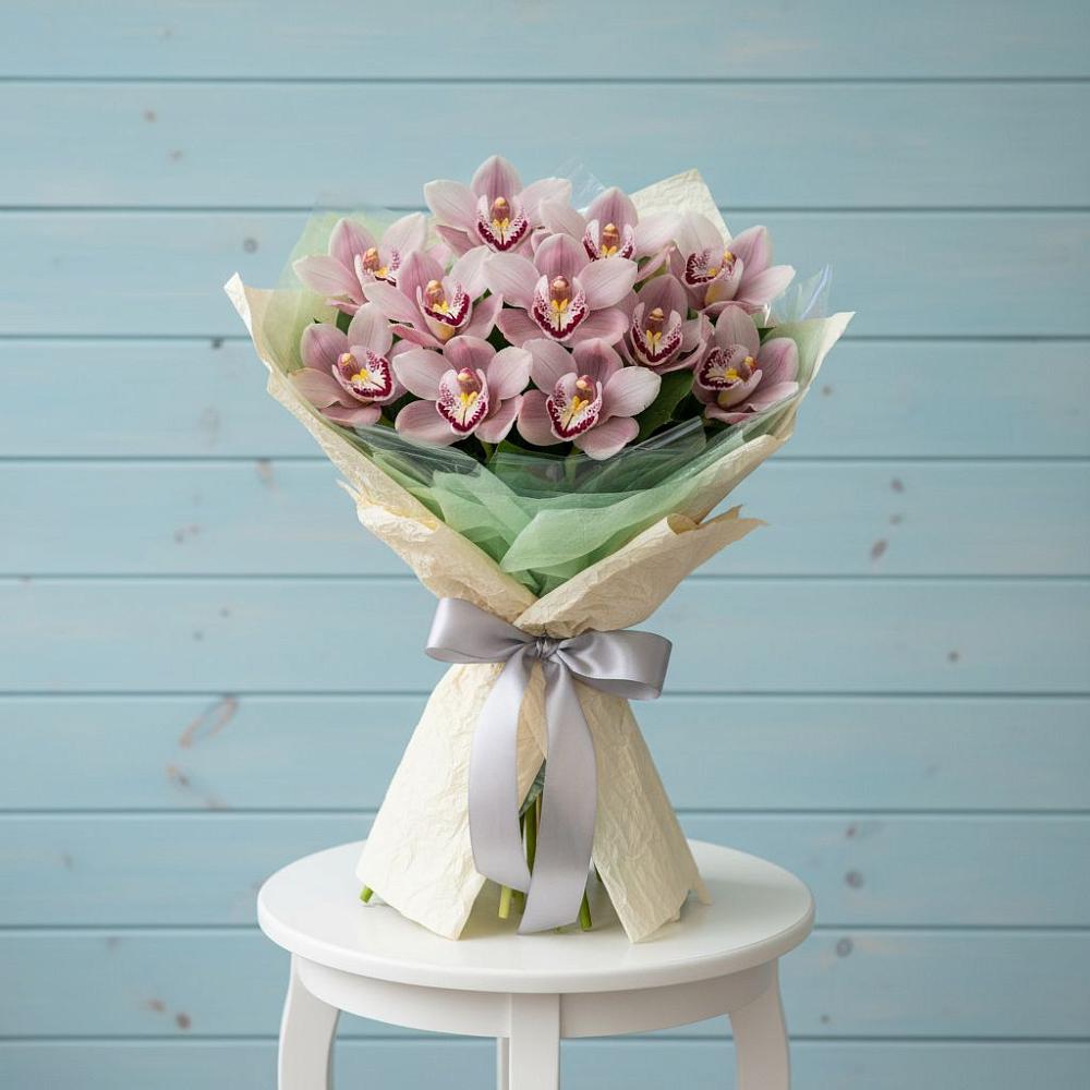 Букет цветов из: Орхидеи и Розы в Русской Поляне