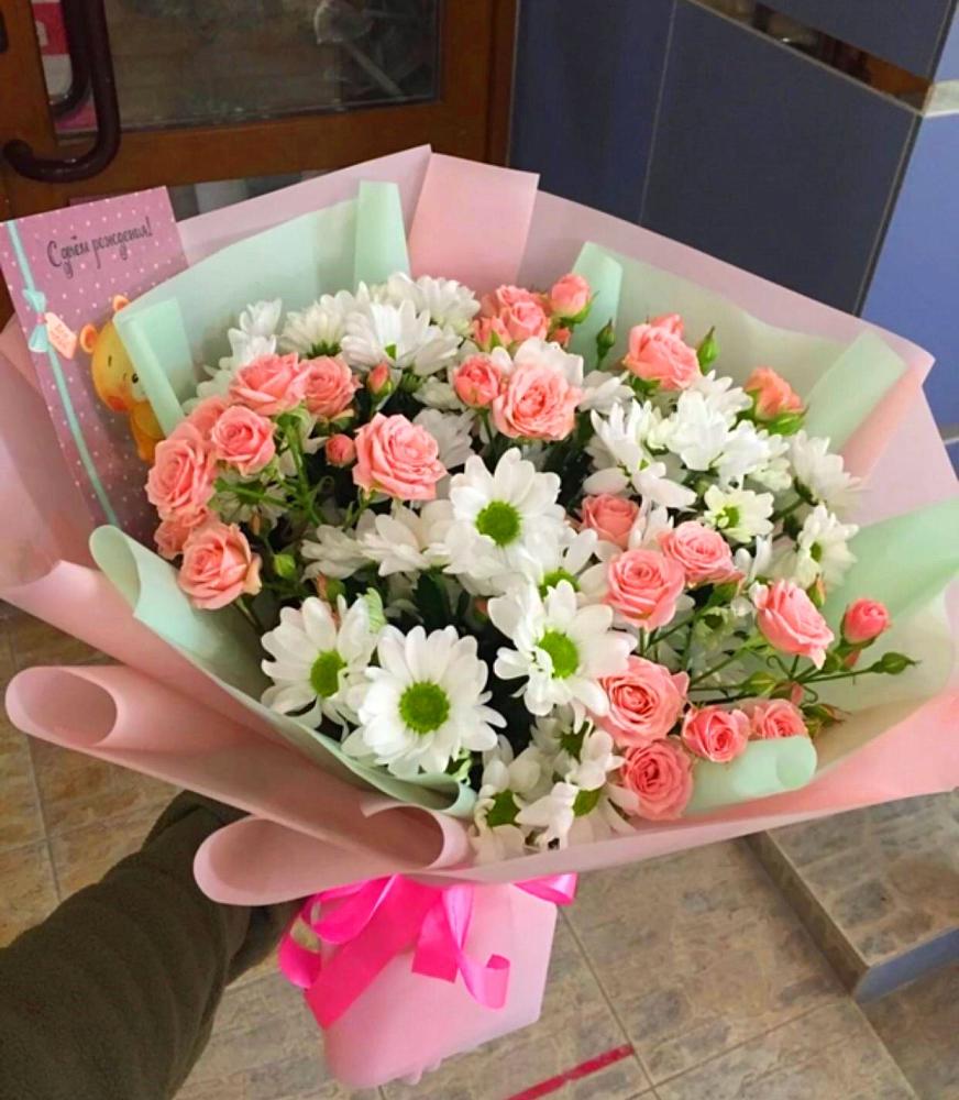 Букет цветов из: Розы и Хризантемы в Русской Поляне