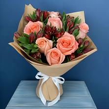 Букет цветов из:  Розы и Альстромерии в Русской Поляне