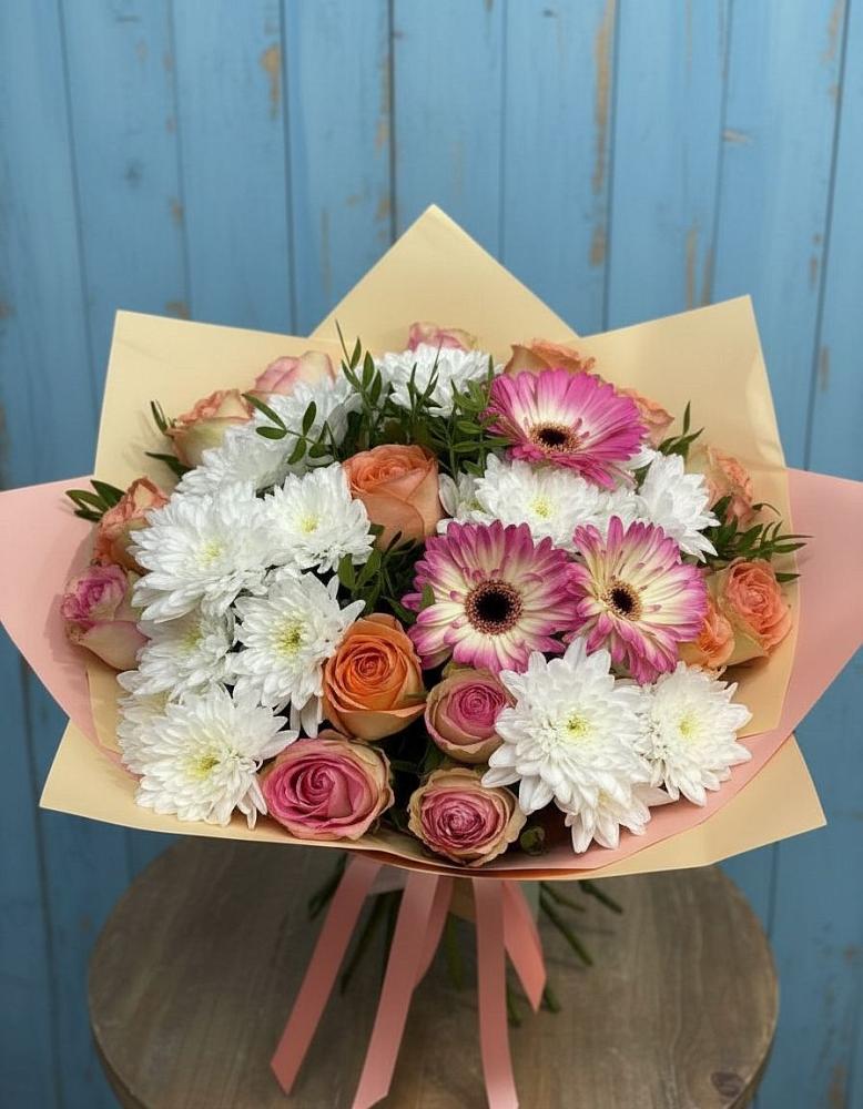 Букет цветов из: Розы, Герберы и Хризантемы в Русской Поляне