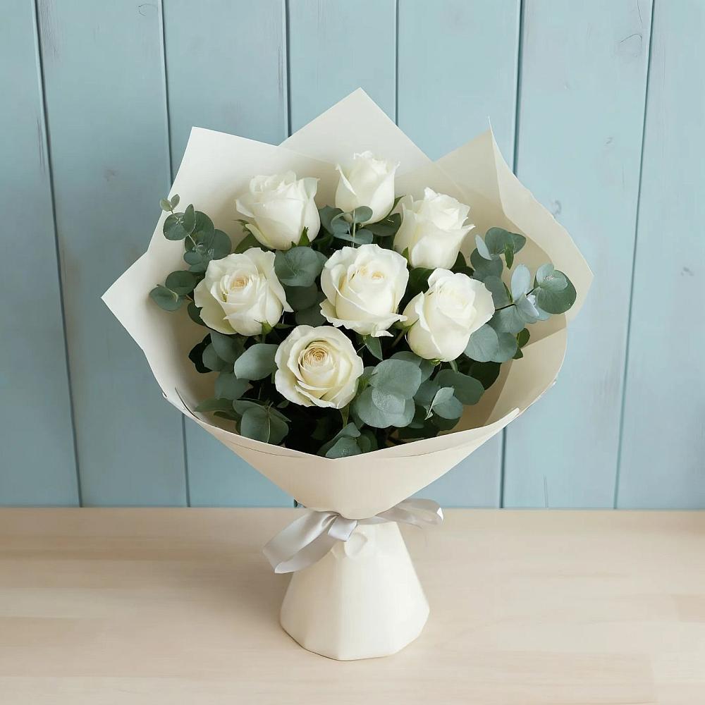 Букет Белые розы в Эвкалипте в Русской Поляне