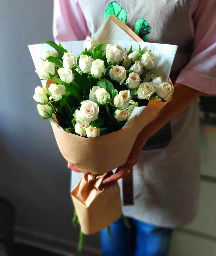 Букет цветов из: Розы в Русской Поляне
