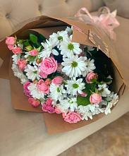 Букет цветов из:  Розы и Хризантемы в Русской Поляне