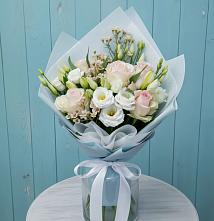 Букет цветов из:  Розы и Лизиантусы в Русской Поляне