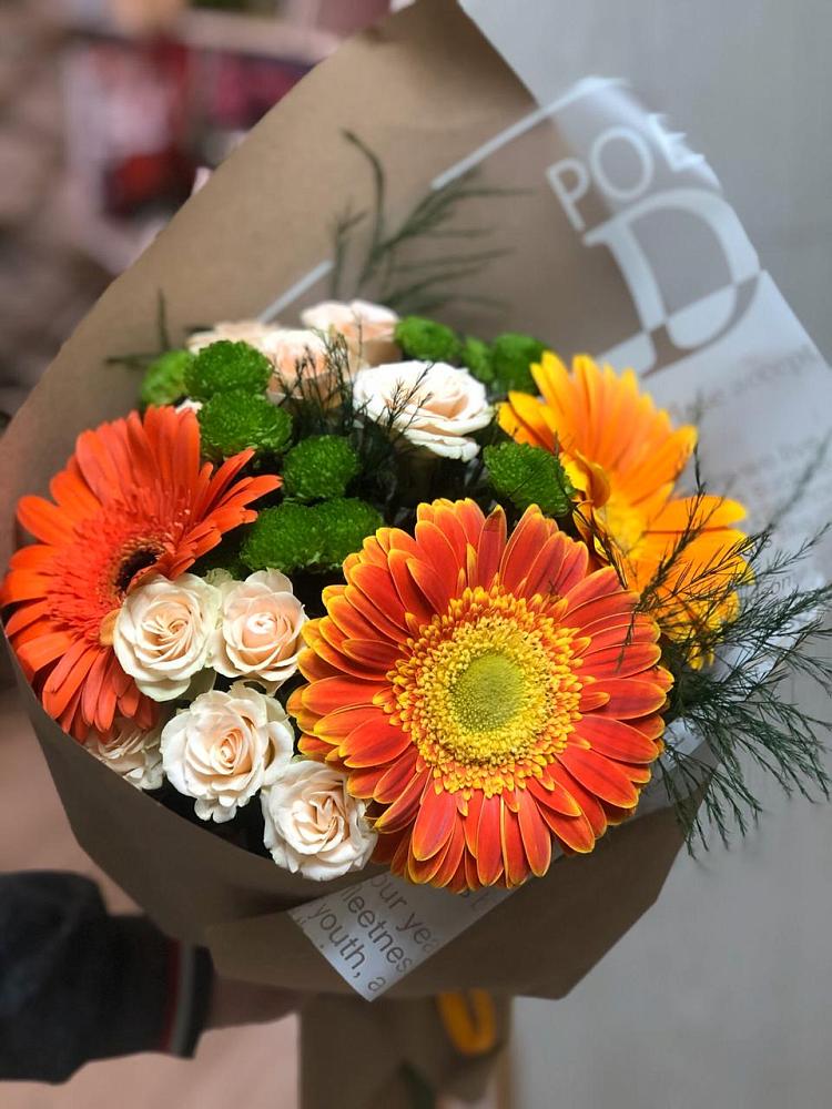 Букет цветов из: Герберы, Хризантемы и Розы в Русской Поляне