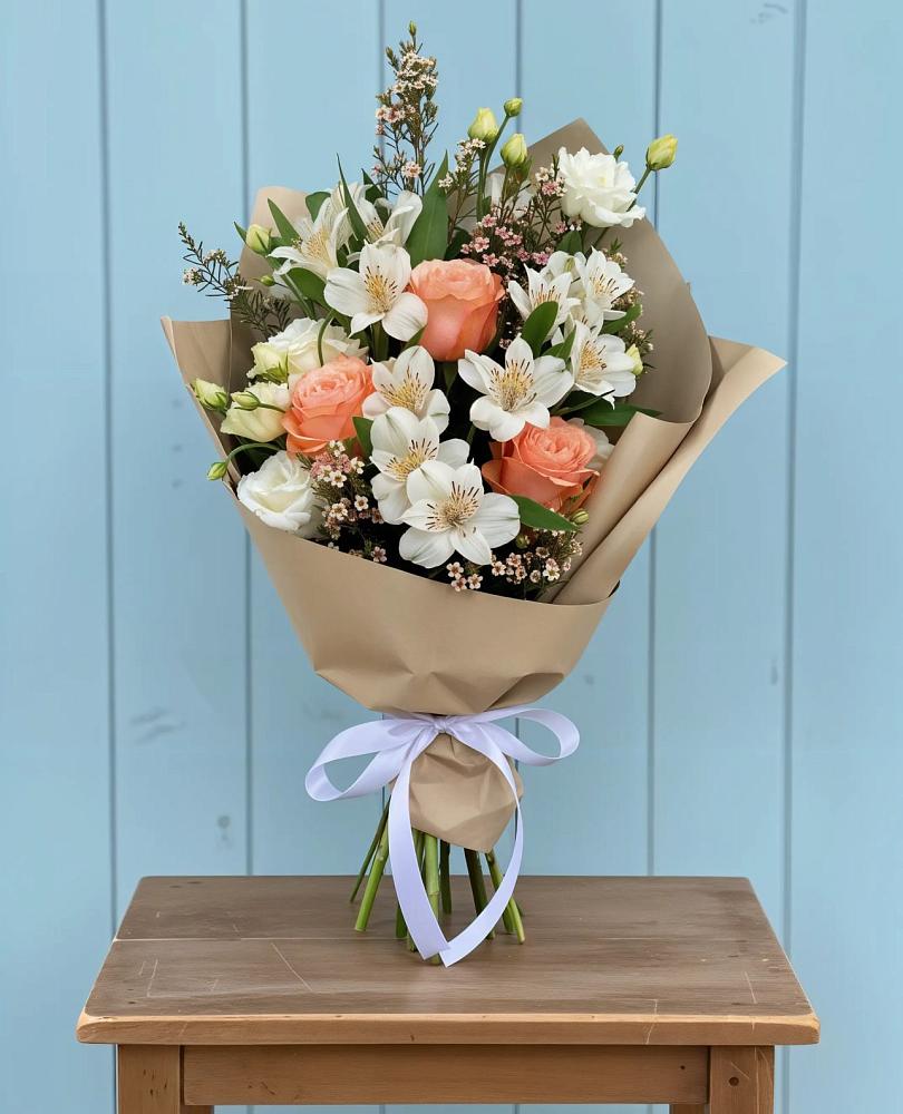 Букет цветов из: Альстромерии, Лизиантусы, Розы и Хризантемы в Русской Поляне