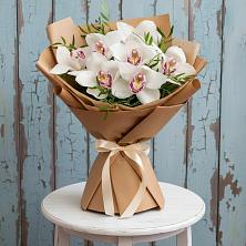 Букет цветов из:  Орхидеи и Розы в Русской Поляне