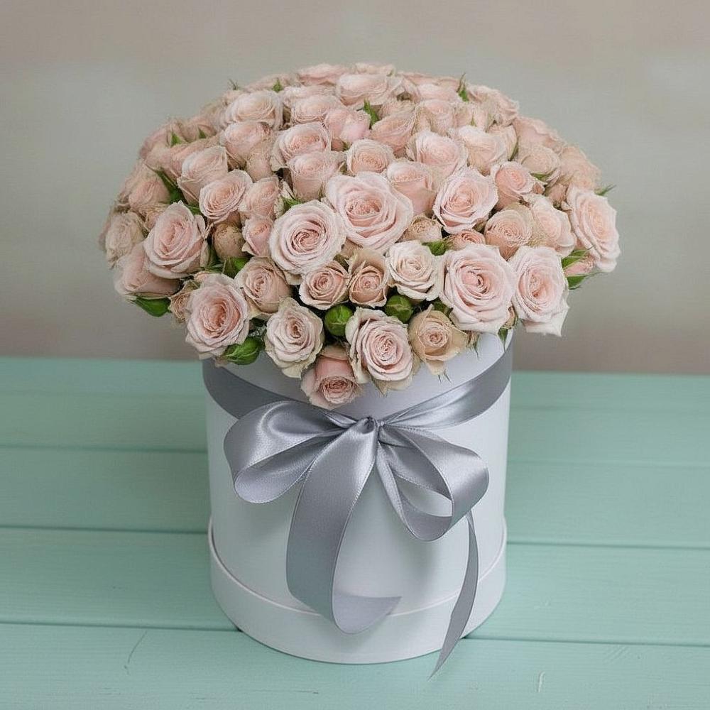 Цветочная композиция из Розы в шляпной коробке в Русской Поляне